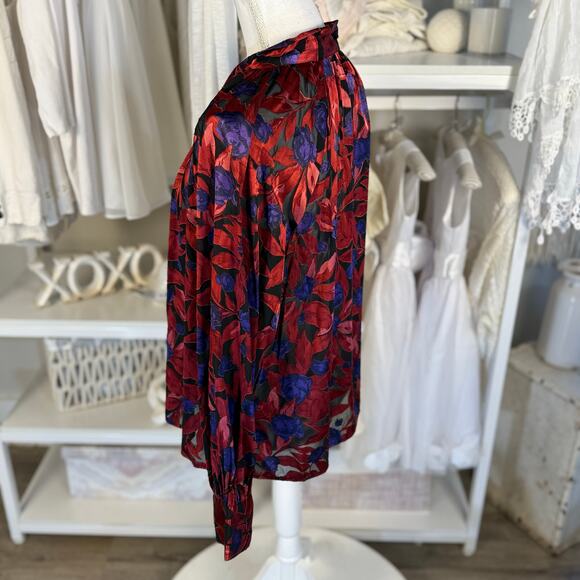 Worthington Women’s size medium sheer red and purple top, blouse , demure, #3645 - Picture 3 of 9